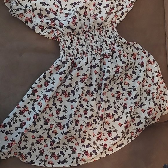 Dress - Picture 2 of 3